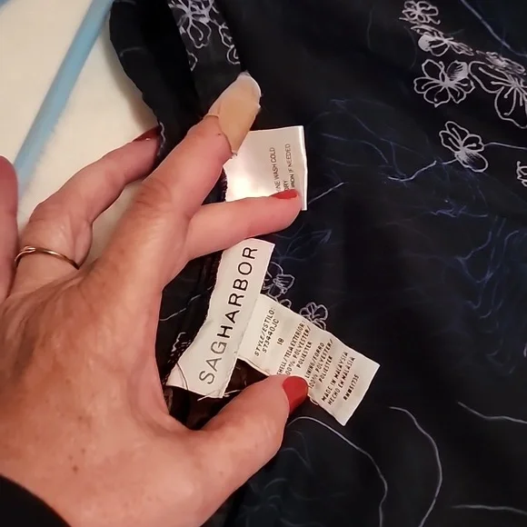 SAG HARBOR WOMEN'S SKIRT,   SIZE  18. DARK BLUE. - Picture 4 of 10